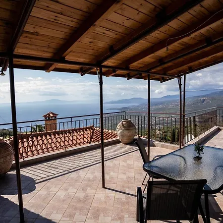 Sea & Mountain Serenity Holiday home Platsa