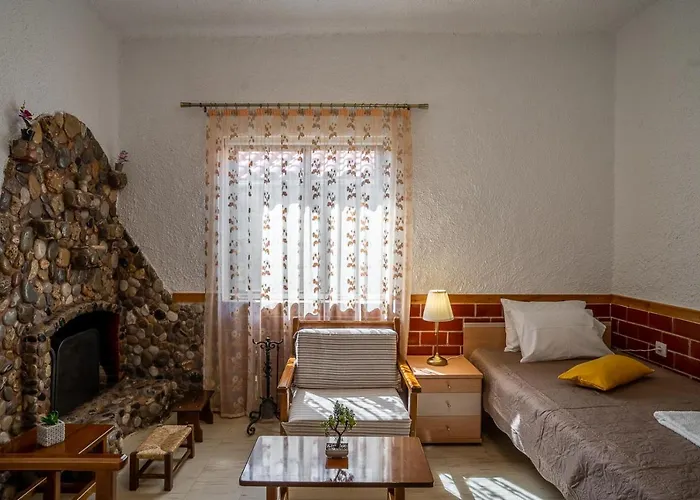 Sea & Mountain - Mani Serenity Retreat